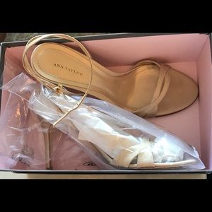 Champagne high heel elegant dress sandal Size 10